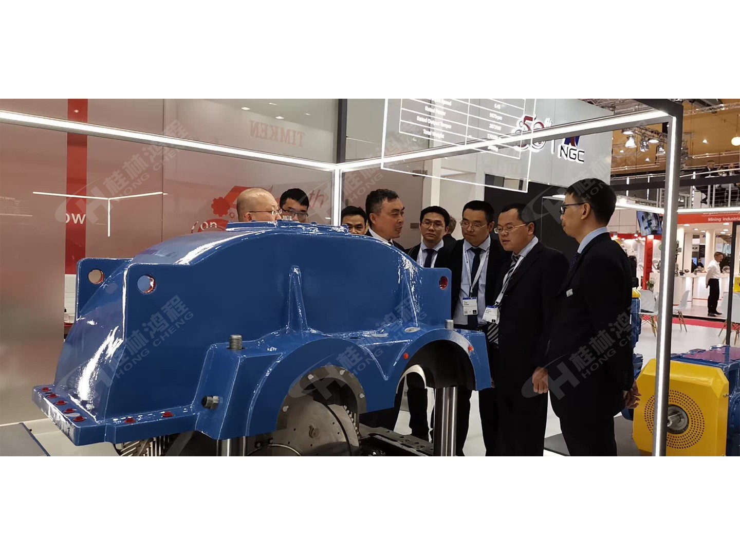 磨粉機廠家桂林鴻程參加漢諾威工業(yè)展學(xué)習(xí)德國人設(shè)計 磨粉機廠家桂林鴻程參加漢諾威工業(yè)展學(xué)習(xí)德國人設(shè)計