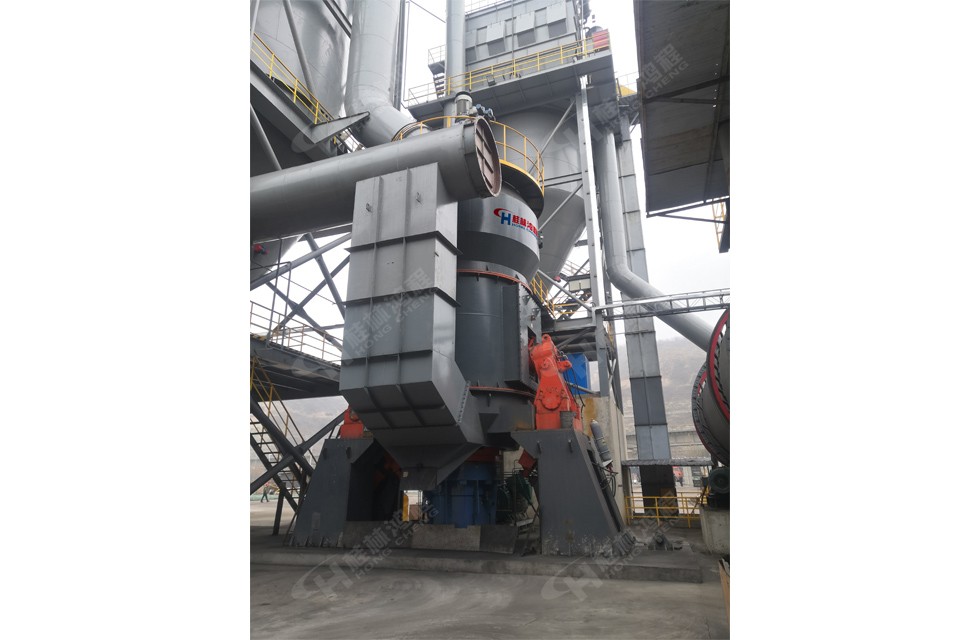 甘肅HLM2400煤粉立式磨200目D93項(xiàng)目冬日運(yùn)行圖 甘肅HLM2400煤粉立式磨200目D93項(xiàng)目冬日運(yùn)行圖