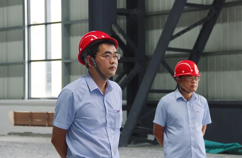 再創輝煌!桂林鴻程礦山設備磨粉機2022銷售大會圓滿召開 桂林鴻程礦山設備磨粉機總裁與副總裁 2022銷售大會